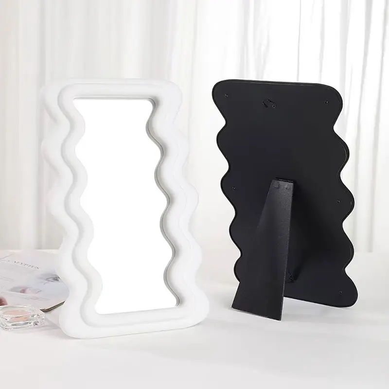 Miroir rectangulaire blanc et noir – design moderne 
